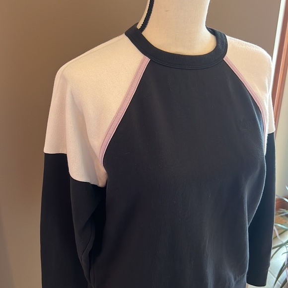 Levi’s Crewneck - Picture 3 of 5